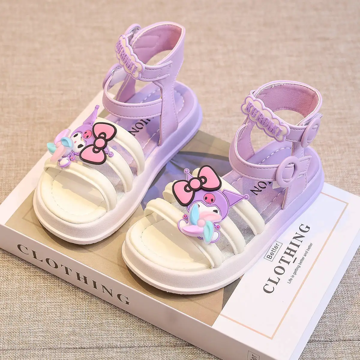 

2024 New Kawaii Kuromi Summer New Anti Slip Buckle Versatile Middle and Big Childrens Fashion Open Toe Children's Shoes