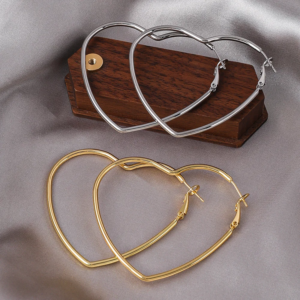 Simple Hollow Heart Hoop Earrings for Women Romantic Metal Geometry Trendy Dangle Earrings Wedding Party Punk Jewelry Gift