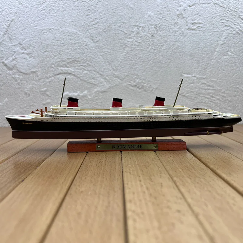 1: 1250 alloy luxury cruise ship model,classic ship decorations,original packaging collection gifts,wholesale