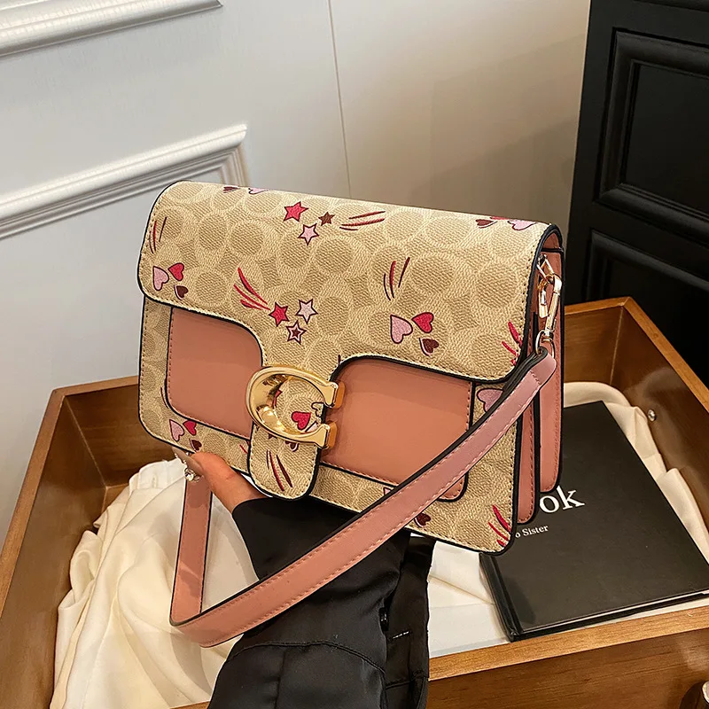 Кубик Artisan Topstitch Cube 2025 — через плечо с клапаном в стиле Bottega, съемным седельным ремнем и блокировкой RFID