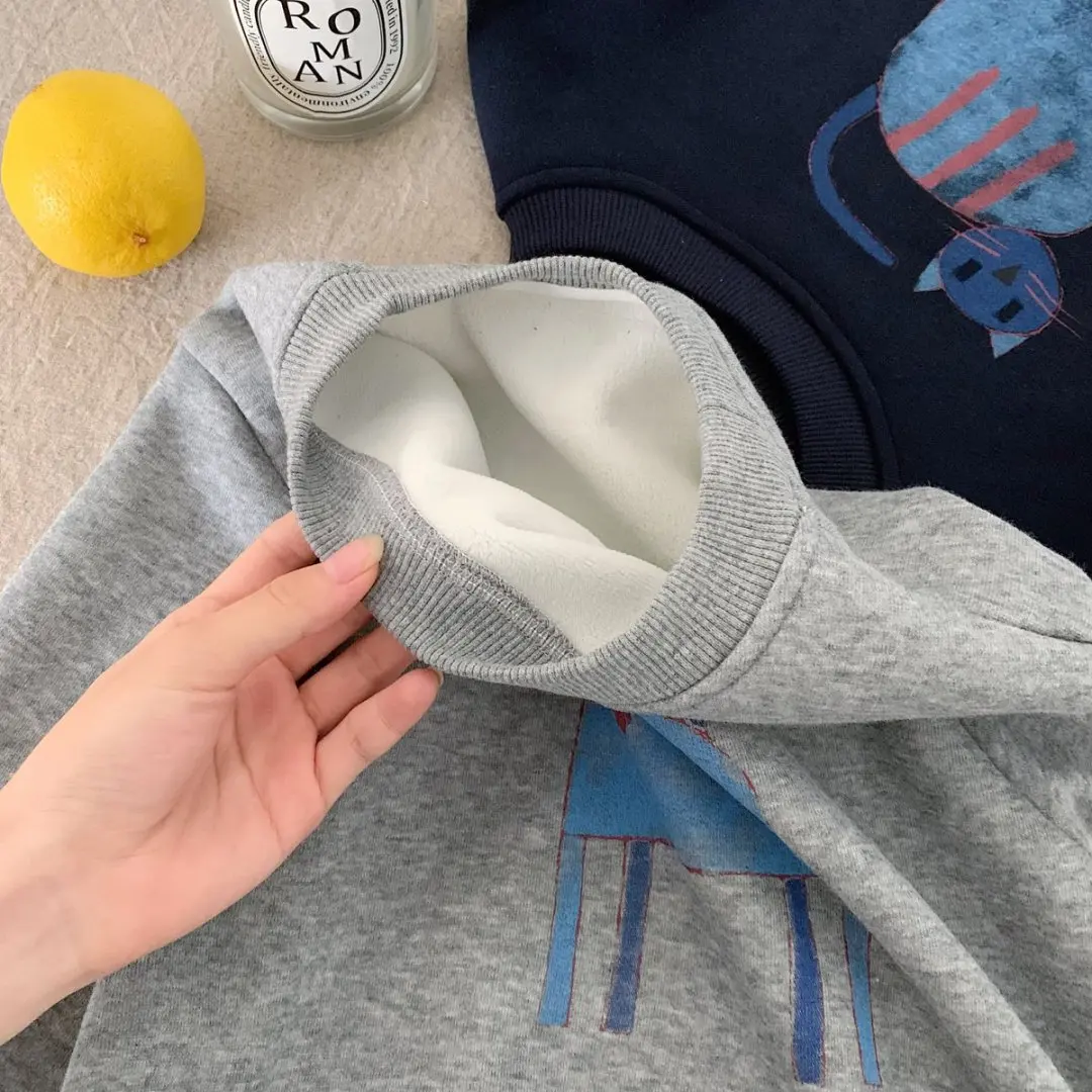 سويت شيرت قطني للأطفال للجنسين مطبوع عليه قطة كرتونية من الصوف برقبة دائرية وأكمام طويلة بلوزة جديدة لخريف وشتاء للأطفال من سن 2 إلى 8 سنوات #5