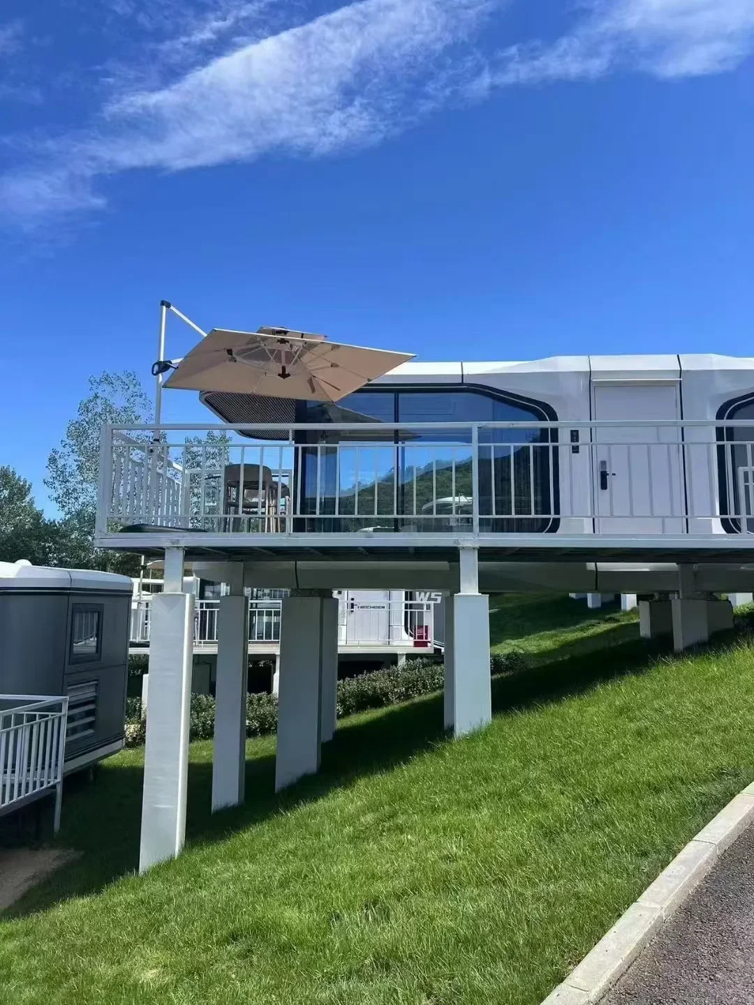 China Small Prefabricated Hotel Use Steel Frame House Prefab Steel Structure Product