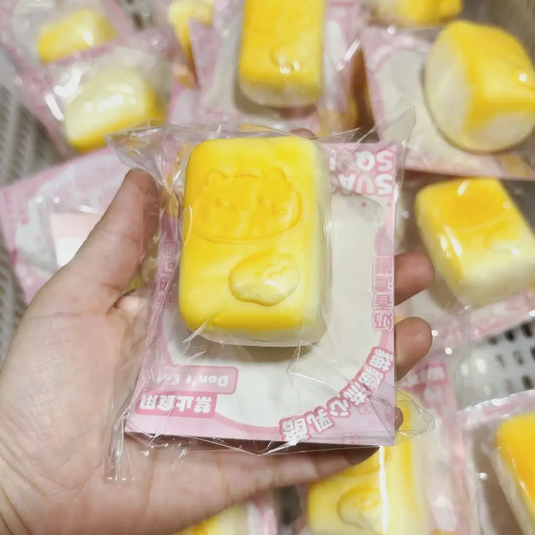 猫型スクイーズおもちゃ ソフトタッチ スローリバウンド モデル小道具 蒸しパン 握力解凍 ベントおもちゃ 大人 子供 ストレス解消 ギフト