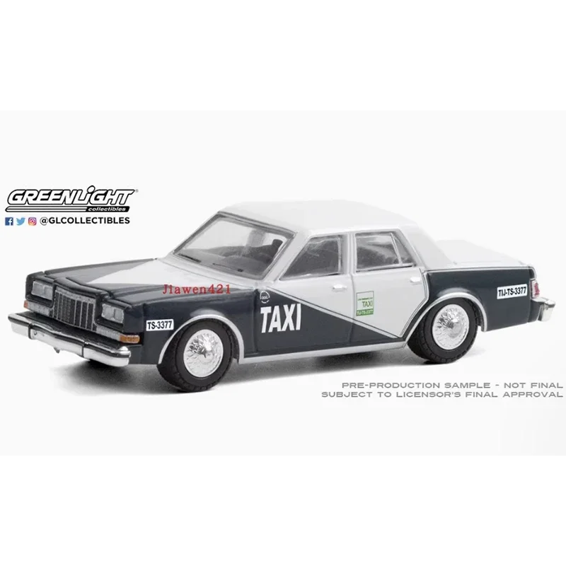 

Greenlight 1:64 Alloy 1984 Diplomat Mexican White Taxi Car Model Collection Display Ornament Toy Gift
