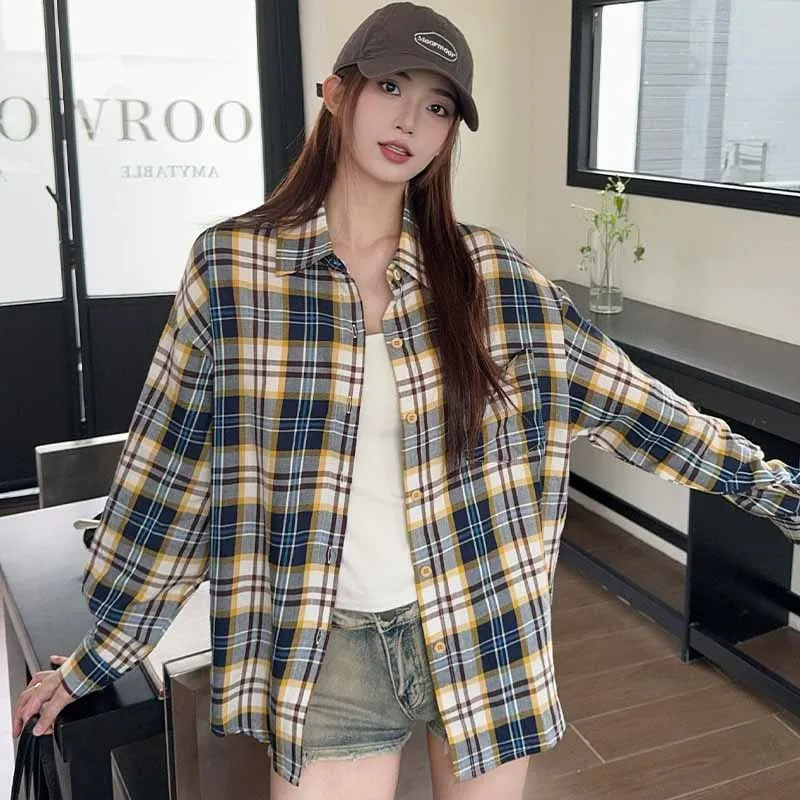 2025 Nuova camicia a quadri per donna Primavera Autunno Streetwear Camicette a maniche lunghe alla moda Camicia a quadretti casual allentata in cotone da donna