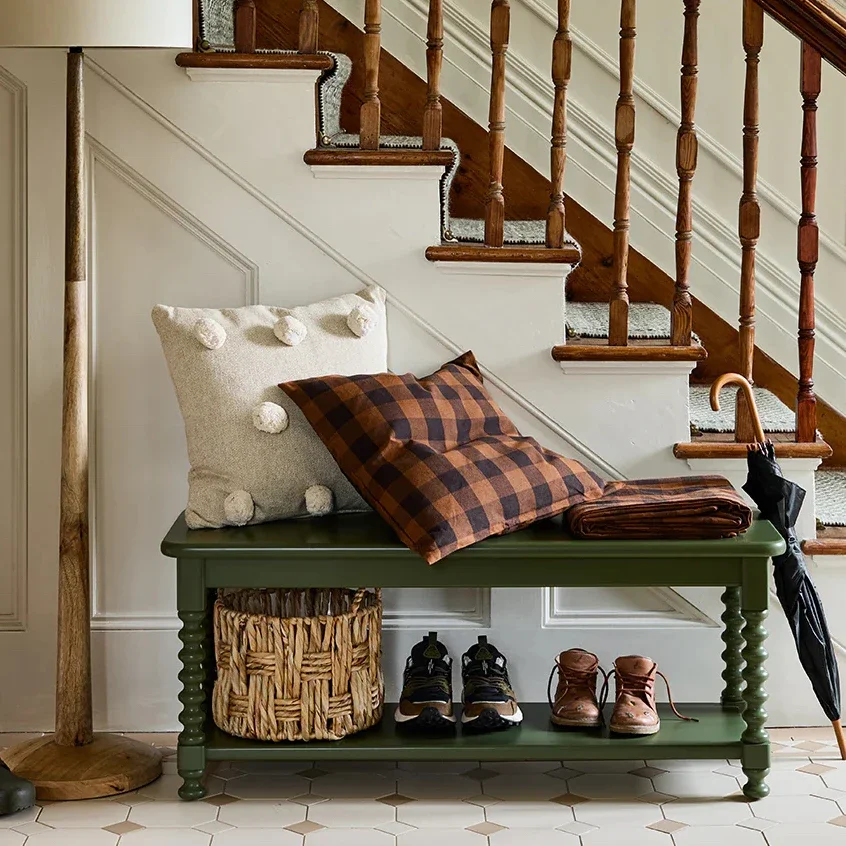French retro solid wood bedside stool, medieval olive green shoe changing stool, American retro style furniture