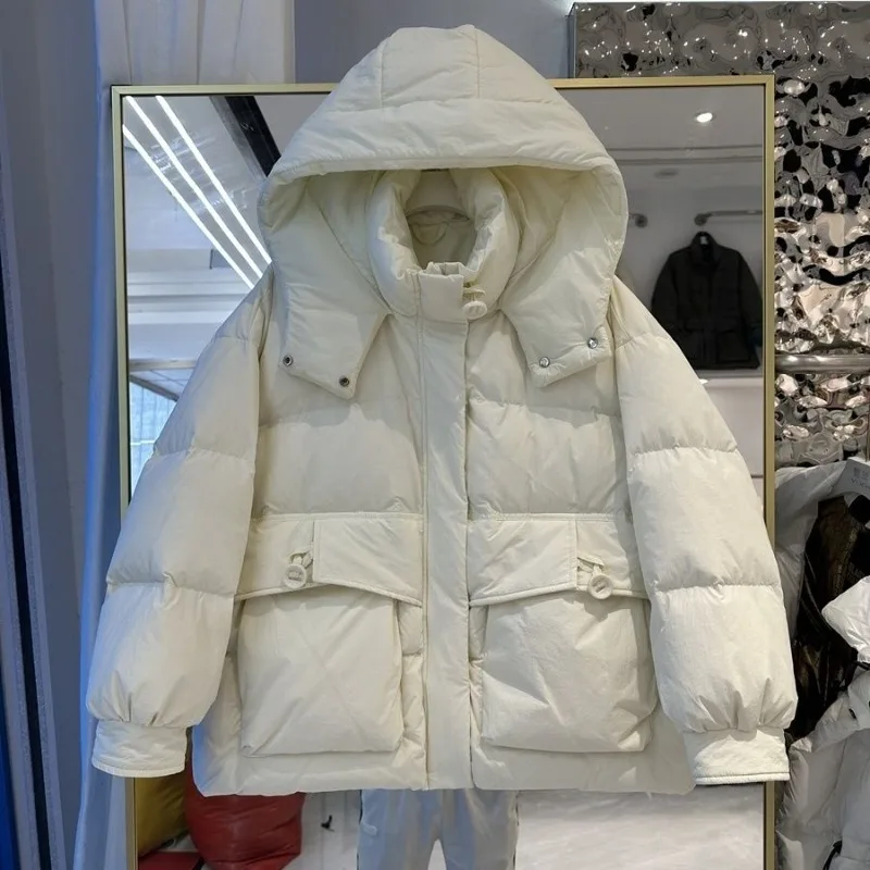 겨울 신상 한국산 여성용 두꺼운 후드 숏 화이트 덕다운 루즈핏 패션 오프시즌 심플하고 세련된