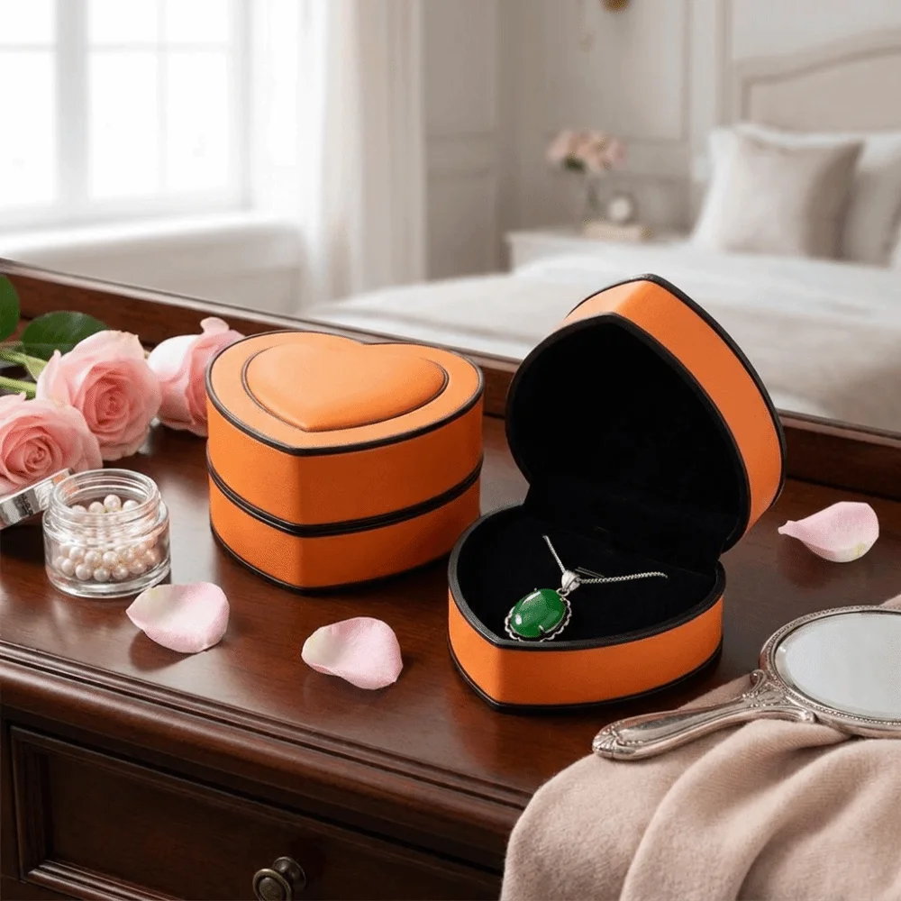 Heart-shaped Jewelry Box Solid-color Surface PU Leather Heart-shaped Box Reliable Stitching Compact Portable Size