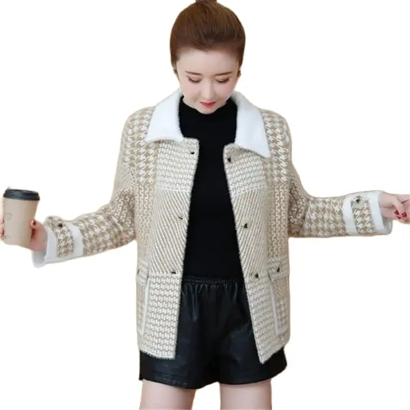 

Autumn Winter Short Woolen Jacket Women 2024 New Loose Wool Lapel Plaid Coat Fashion Imitation Mink Velvet Outerwear Female