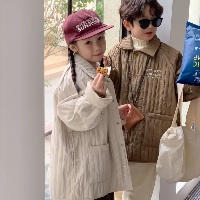 

Зимние детские стеганые парки для девочек, корейская детская верхняя одежда средней длины с буквенным принтом, свободная утепленная куртка в рубчик для маленьких девочек