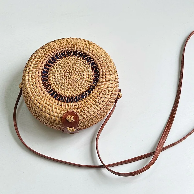 Handwoven Round Rattan Bag Women Leather Snap Closure Natural Woven Circle Purse Boho Summer Beach Vacation Shoulder Bag Bolsas