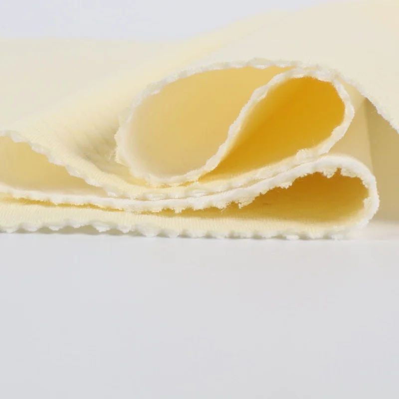 

Ткани: Креп, Полиэстер, Атлас, Тафта, Стеганая, Объемная, Глянцевая, Непрозрачная, Элегантная, Современная, Для вечерних платьев, Подкладка 80 г/м², Модная, Романтичная