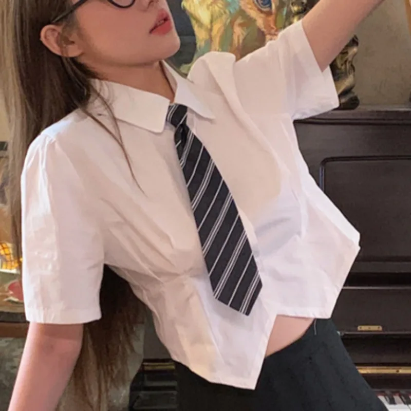 Camicie stile preppy da donna manica corta bianca tinta unita top estivi monopetto tutto-fiammifero coreano Ins College Young Chic Fit