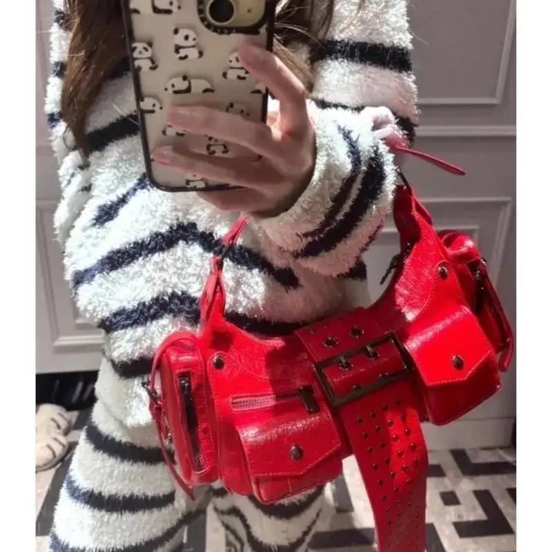 Bloom High Street Sier Y2k Shoulder Women Rivet Pocket Chic Casual Underarm Bag Hot Girls Moto Biker Crossbody Bags New