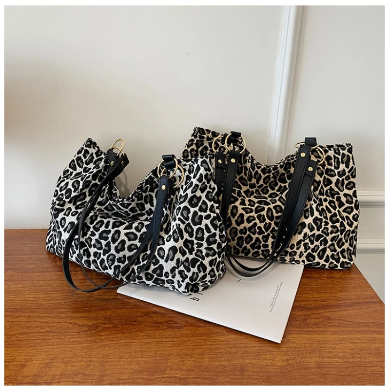 

New Fashionable Tote Bags Shopping and Travel Canvas Bags New Women Popular Handbags Large Capacity Leopard Shoulder Bag Сумка