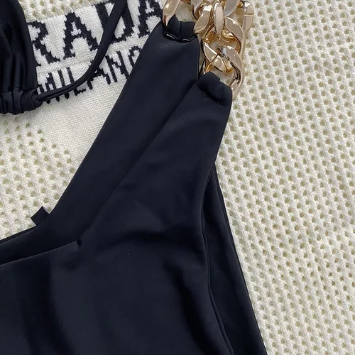 ملابس السباحة