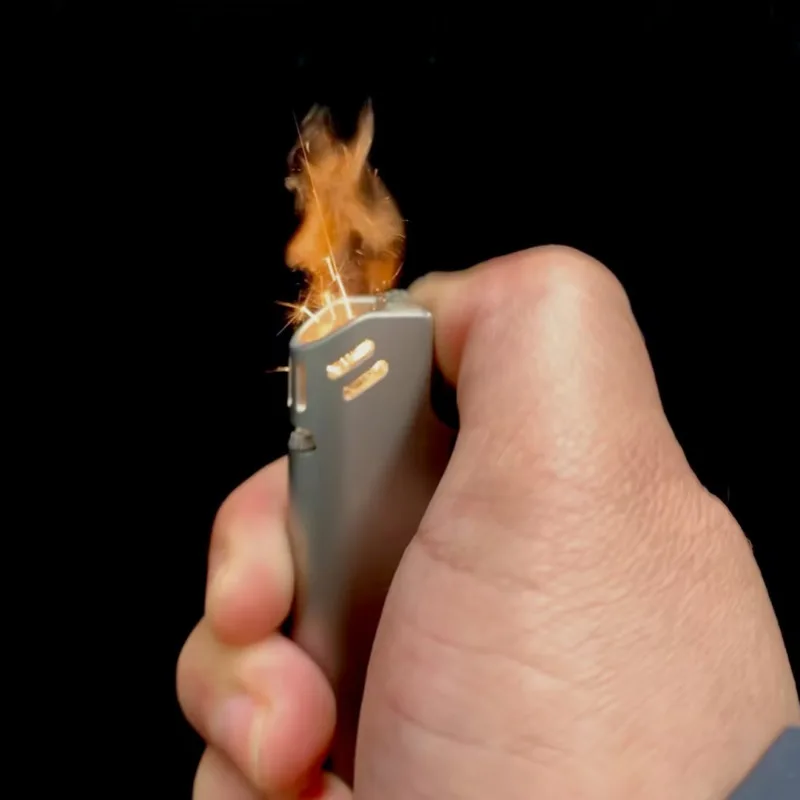 New Armor Titanium Alloy Integrated Grinding Wheel Gas Men's Lighter High Sealing and Durable Gas Machine for Boyfriend