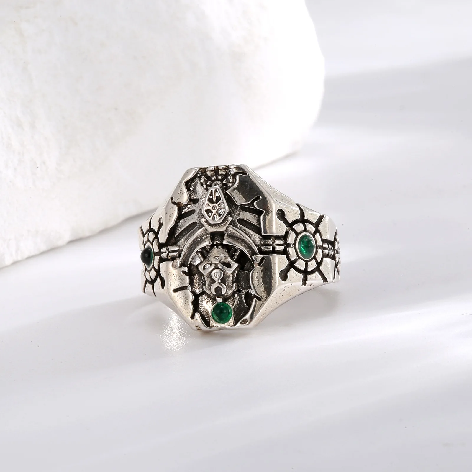 American Style Retro Silver Color Vanguard Green Zircon Mech Ring Men's Mysterious Domineering Hip-hop Rock Party Jewelry Ring