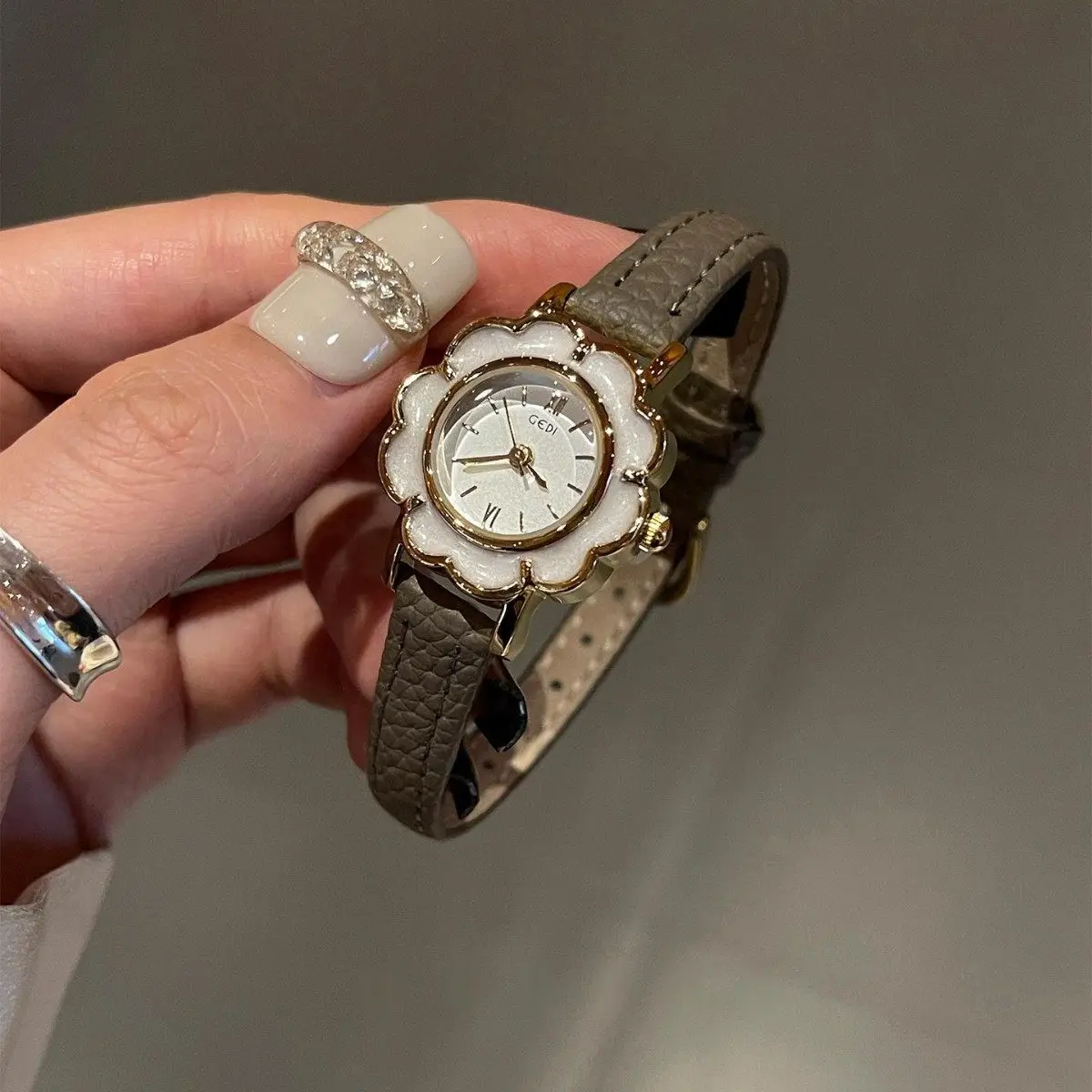 2026 Camellia Flower Women's Watch Lightweight Luxury Mother-of-PearlHigh-EndSimple and Elegant Ladies' Wristwatch, Luxury Watch