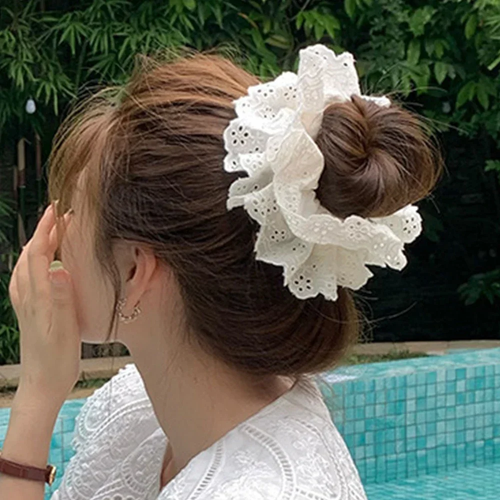 ดอกไม้ใหญ่ Lolita ลูกไม้ Scrunchies สี่ชั้นขนาดใหญ่ลูกไม้ภาษาฝรั่งเศสคําเชือกผมผูกอุปกรณ์เสริมผมผู้ถือหางม้าผมแหวน INS