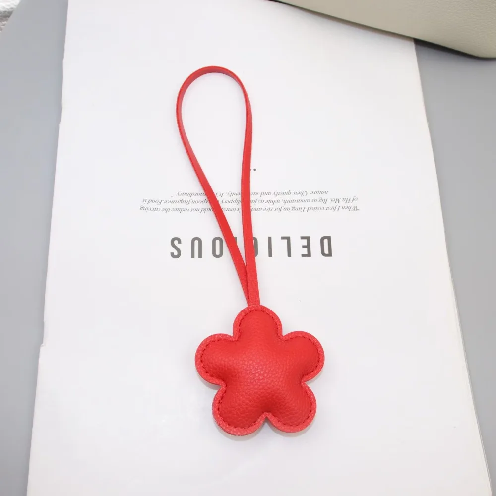 

Lovely PU Leather Flower Keychain Car Keyring Cartoon PU Leather Hanger 13 Colors Fashion Bag Pendant Bag Ornament