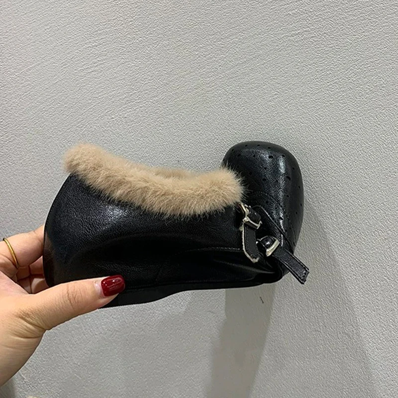 النساء الفراء أحذية خفيفة بدون كعب جديد الشقق حذاء رياضة عادية الدافئة أفخم أحذية امرأة 2025 الشتاء الاتجاه الرياضة أحذية مشي مشبك Zapatos #5