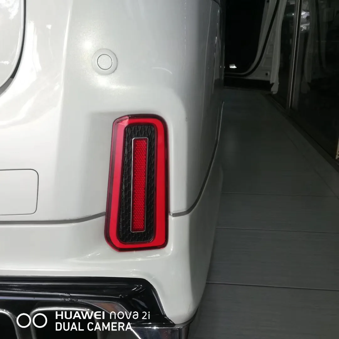 Luz de freno de parachoques para Toyota Alphard Vellfire 30 Series 15-18 Luz principal roja en el automóvil
