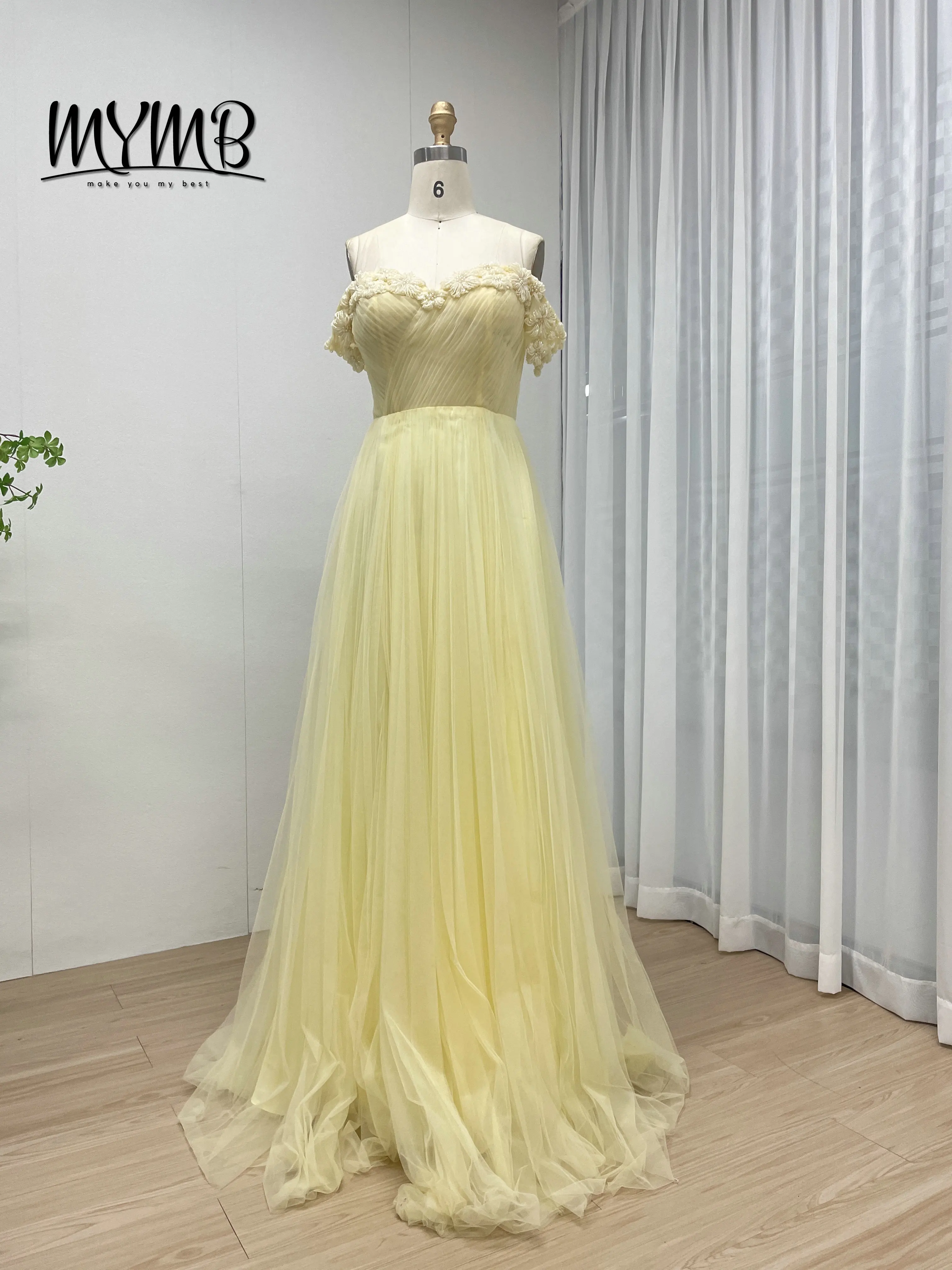 

MYMB Charming Princess Evening Gown Women Off Shoulder Long Tulle Prom Dresses With Floral Applique for Wedding Parties MB40315