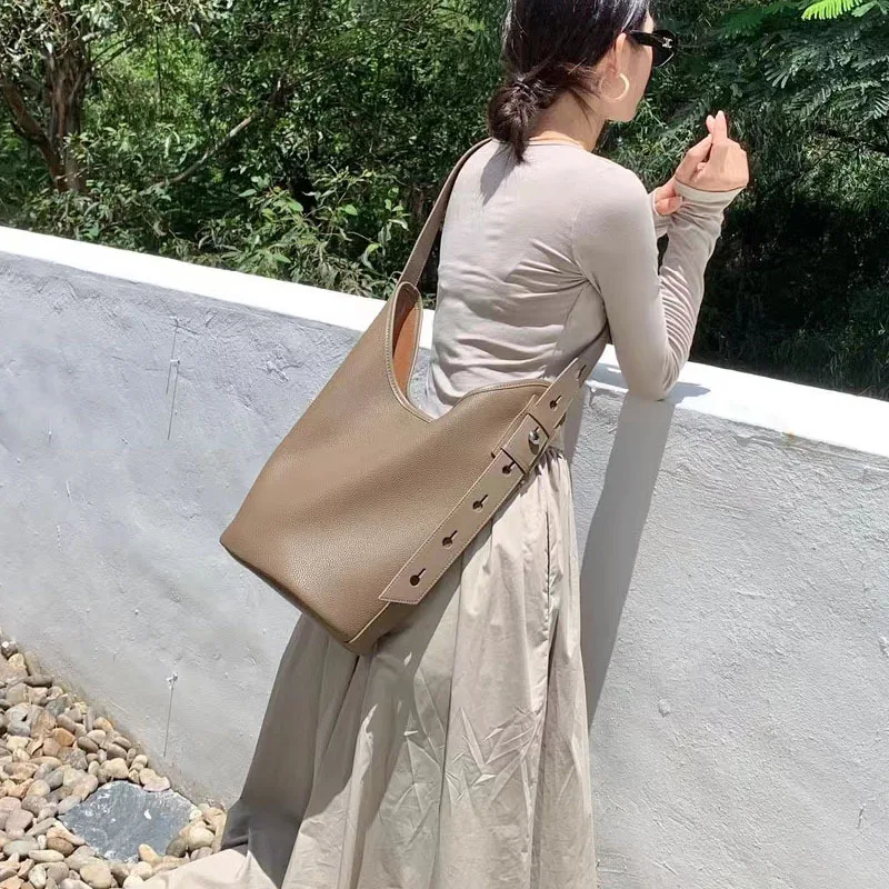 2023 New Women Head Genuine Leather Shoulder Messenger Cross Body Bucket Luxury Brand Purses And Handbags Armpit Retro Bags