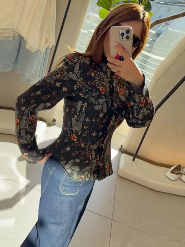 2026 Neue Vintage-Blumenjacquard-Jacke für Damen mit Stehkragen, langen Ärmeln, unregelmäßigem, abgerundetem Saum und Knopfverschluss, kurzer Mantel. – Detail 3