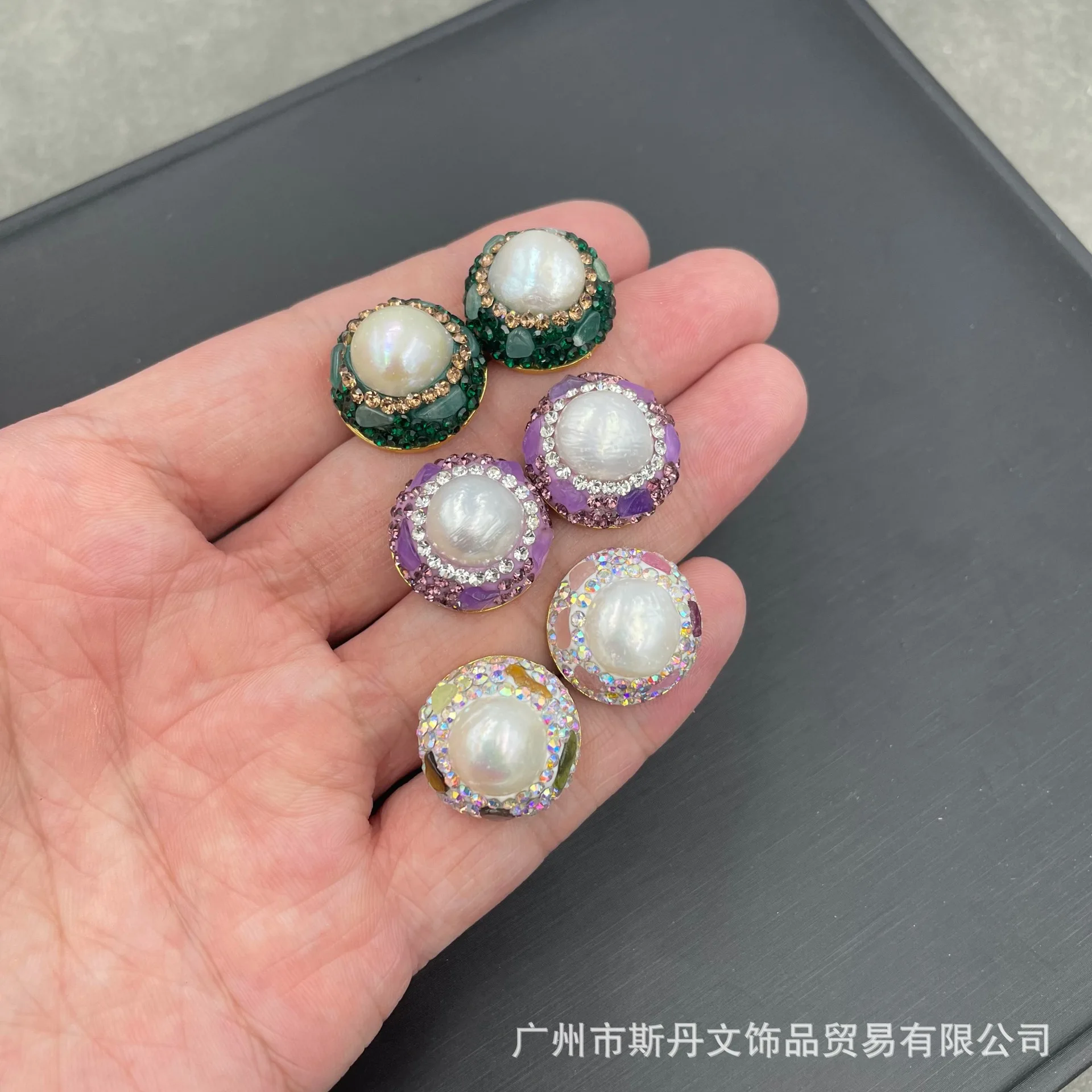 

Natural baroque freshwater pearl stud earrings, retro point earring personalized evening light luxury banquet accessories