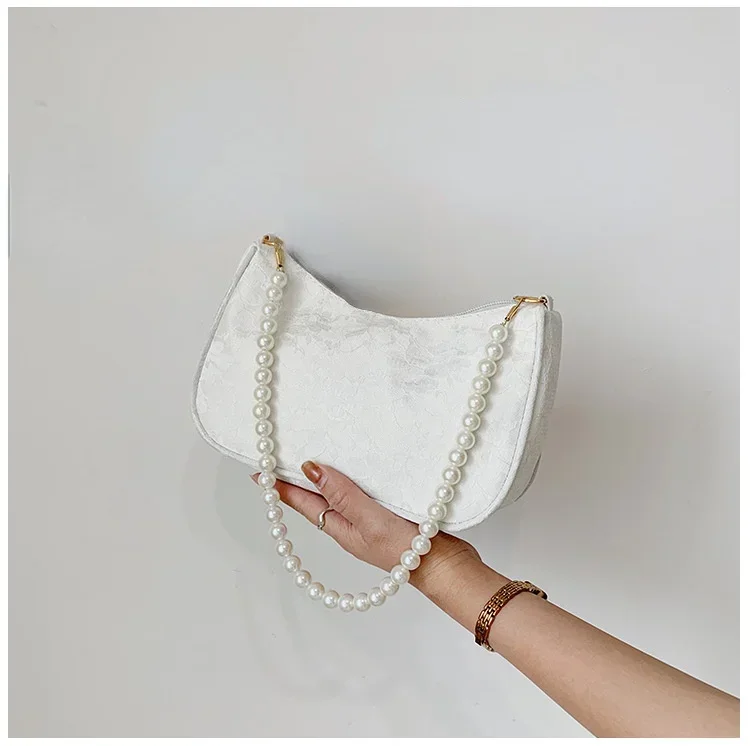 Minimalist Pleated Underarm Bag for Women French Retro Pearl Chain Single Shoulder Crossbody Bag Fashionable French Stick Bag