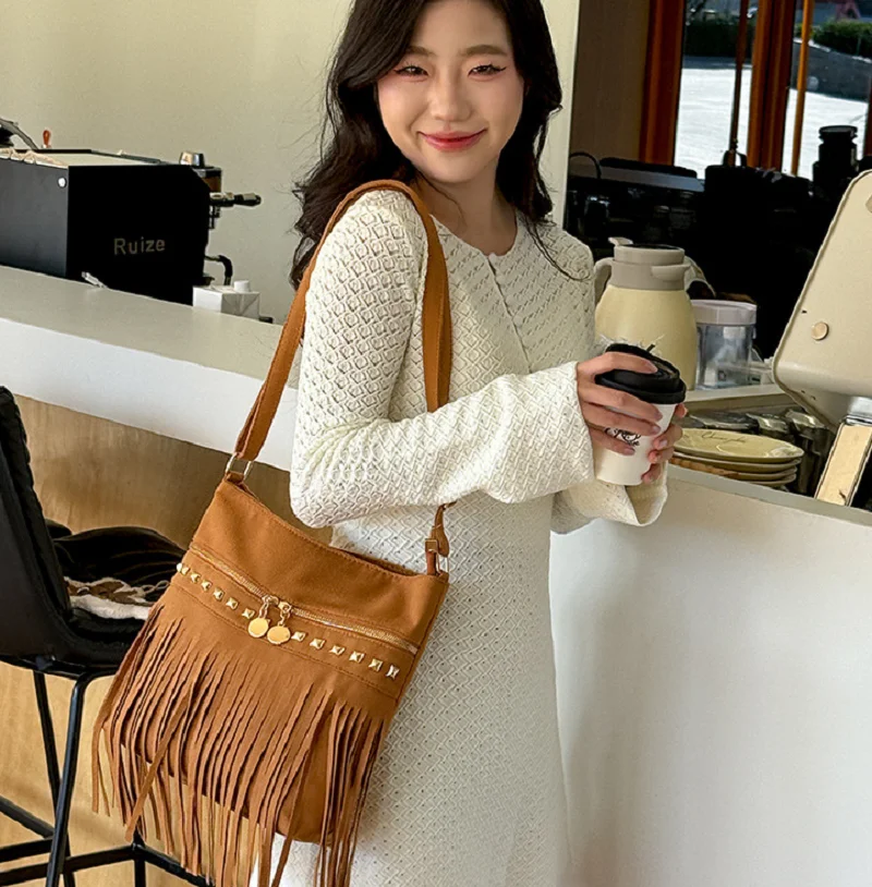 

2026 New Fashion Vintage Tassels Soft Leather Travel Bag Women's High Capacity Shoulder Bags Double Zipper Crossbody Bag Totes