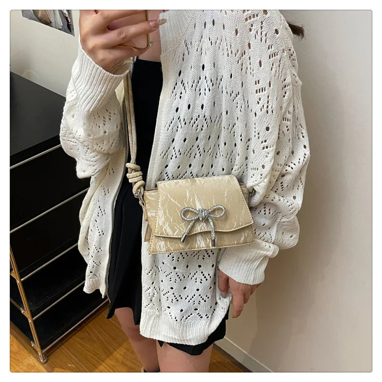 

Super Fire Niche Bag Women's 2025 New Fashion Versatile Messenger Bag Popular Mini Bag This Year