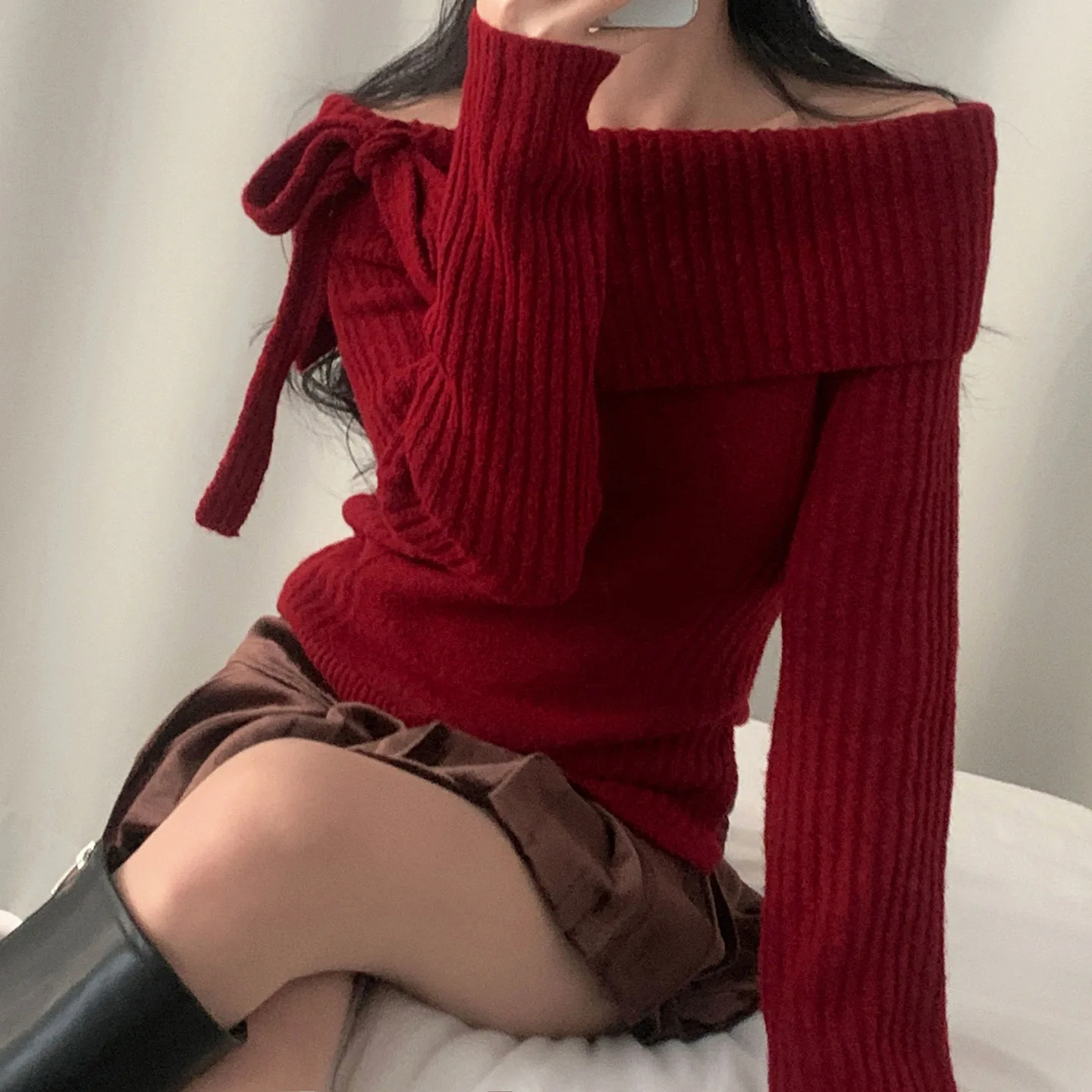 Slash neck lazy style lace up long sleeved autumn and winter slim fit T-shirt for women