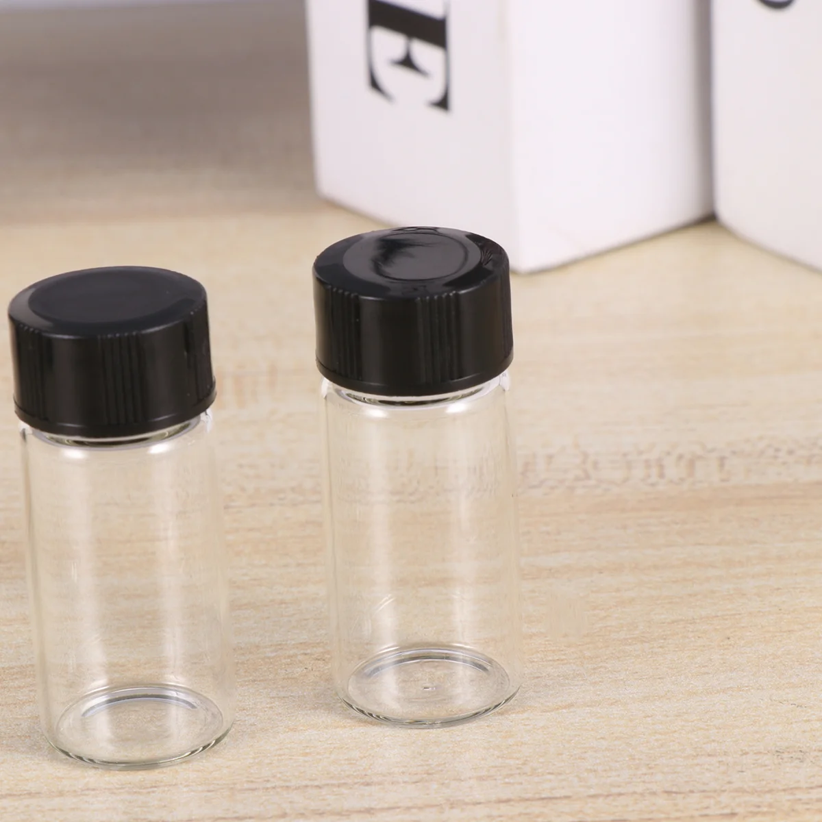 20Pcs 5ml Glass Bottles Wish Bottles Empty Sample Jars Tiny Glass Jars with Cap for Crafts Wedding Christmas Flower Tea Dried