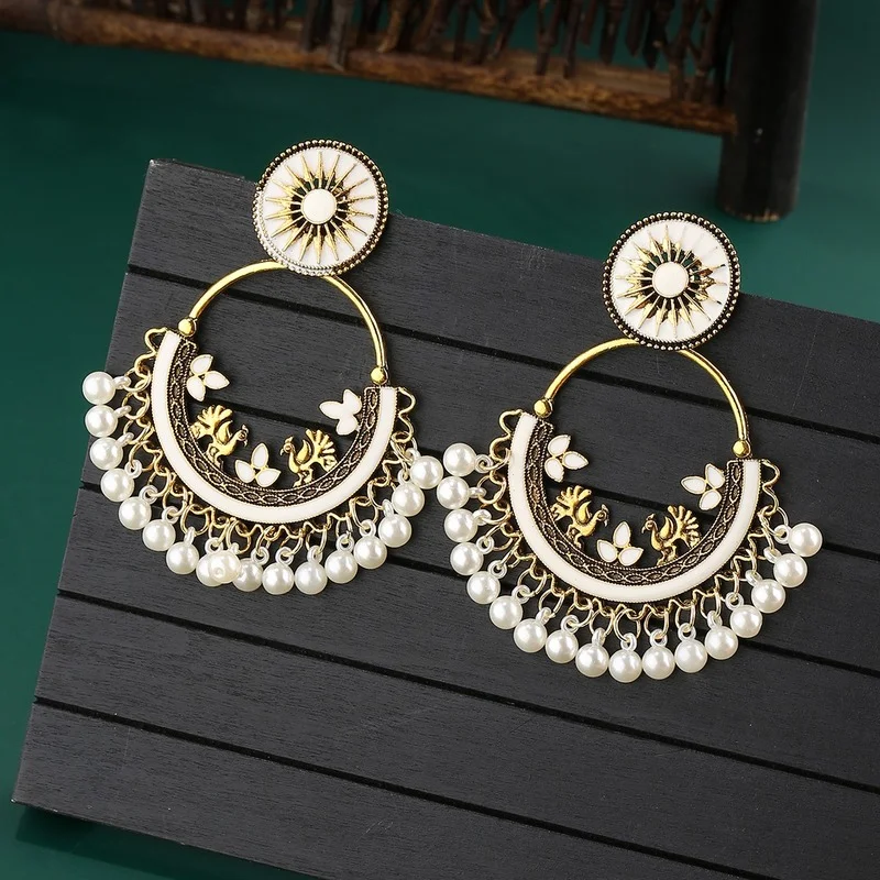 Classic Green Moon Indian Jhumka Earrings for Women Turkey Jewelry Retro Alloy Carved Round Pearl Tassel Wedding Earrings Bijoux