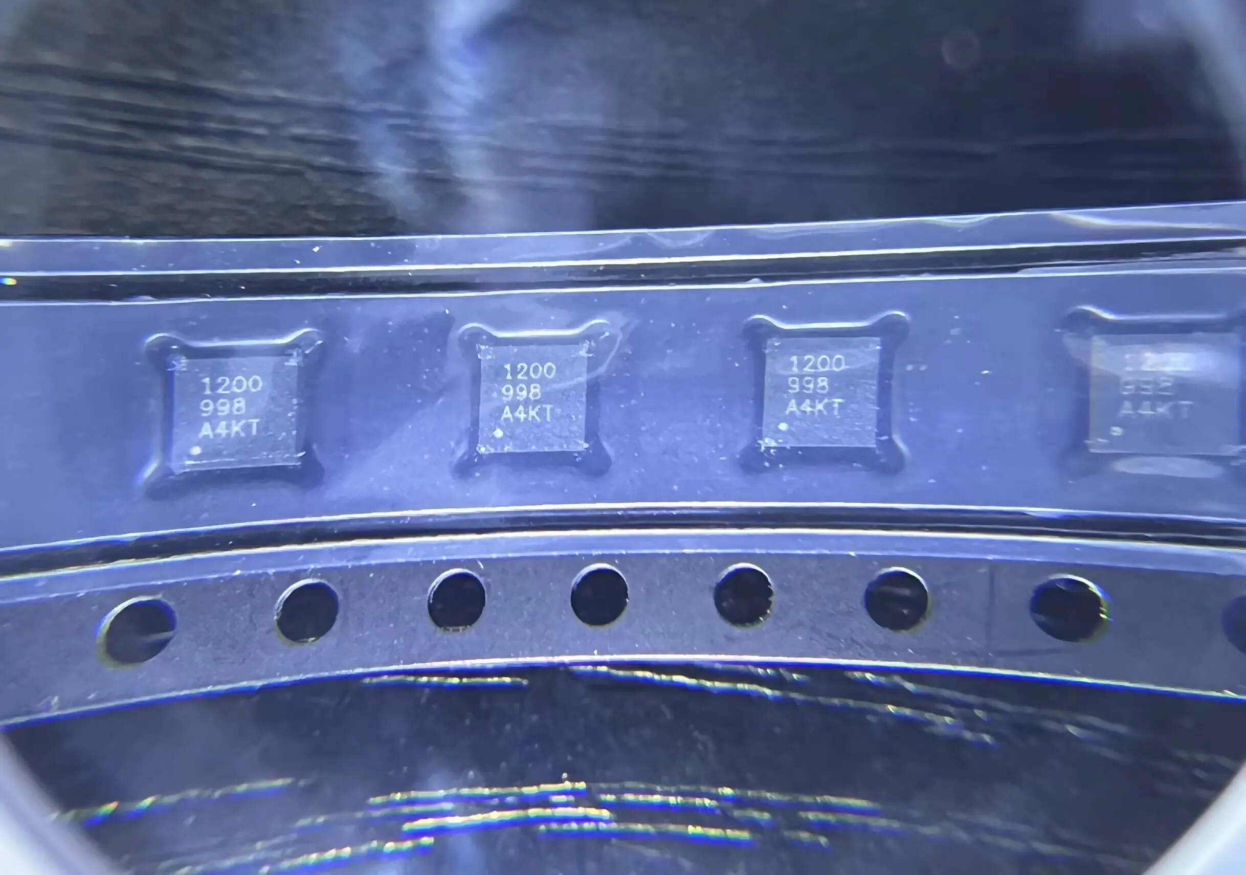 50~100pcs/lot   TPS51200DRCR   TPS51200   1200  QFN  TPS51200DRCT 100%  NEW   Original free shipping