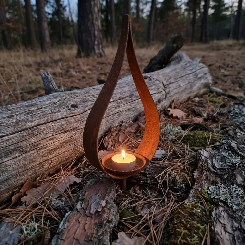 Vintage Style Iron Candle Holder Stable Non-slip Metal Candle Stand Romantic Rusty Metal Heart-Shaped Lantern Tree Stumps