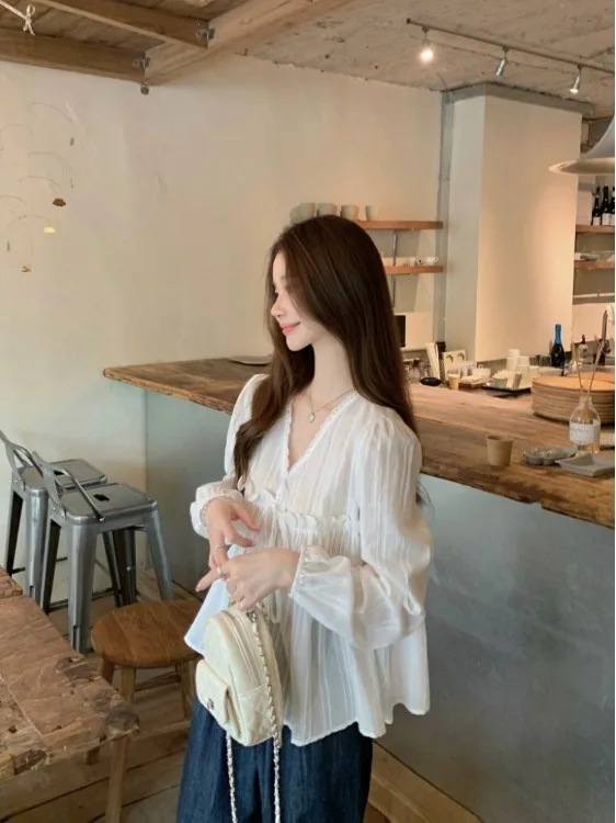 

Elegant White Loose Splice V-Neck Tied Design Shirt Women's Fashionable Age-Defying Slimming Versatile Korean Style Blouse