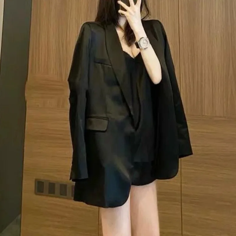 UNXX Autumn Vintage Casual Short Satin Blazer Women Suit Jackets with Black Hepburn Style Loose Fitting Suit Collar Jacket Women