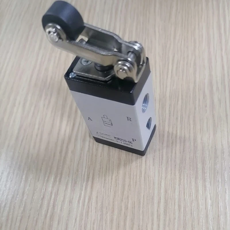 111AIRTAC M3R110-06 M3R210-06 M3R210-08 M5R110-06 M5R210-06 M5R210-08 Roller Valve