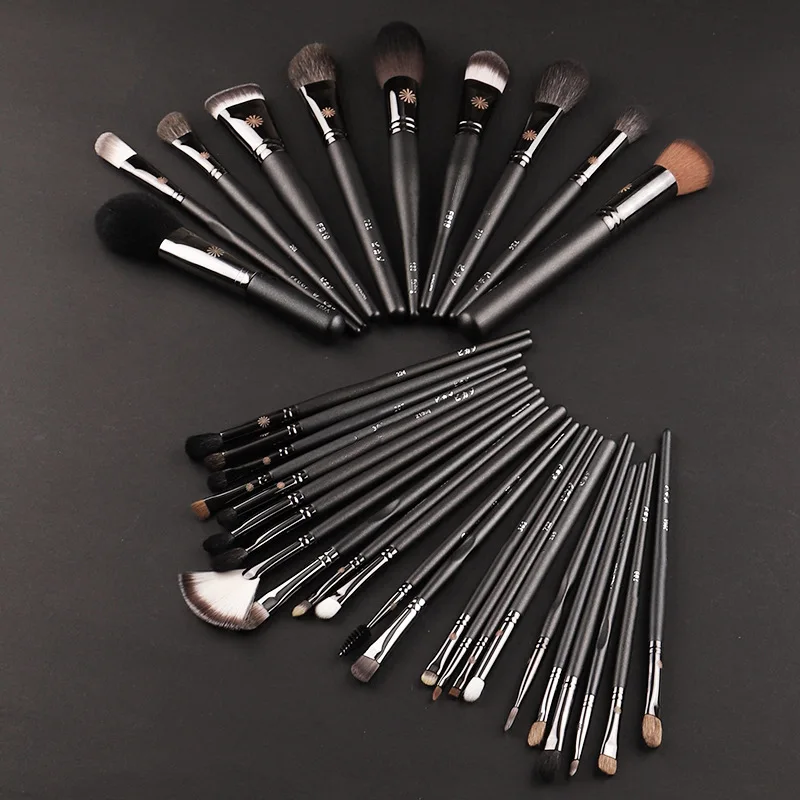 P Series Makeup Brush High Quality Animal Bristles Loose Powder Foundation Blush Concealer Brush Beauty Tools For Women