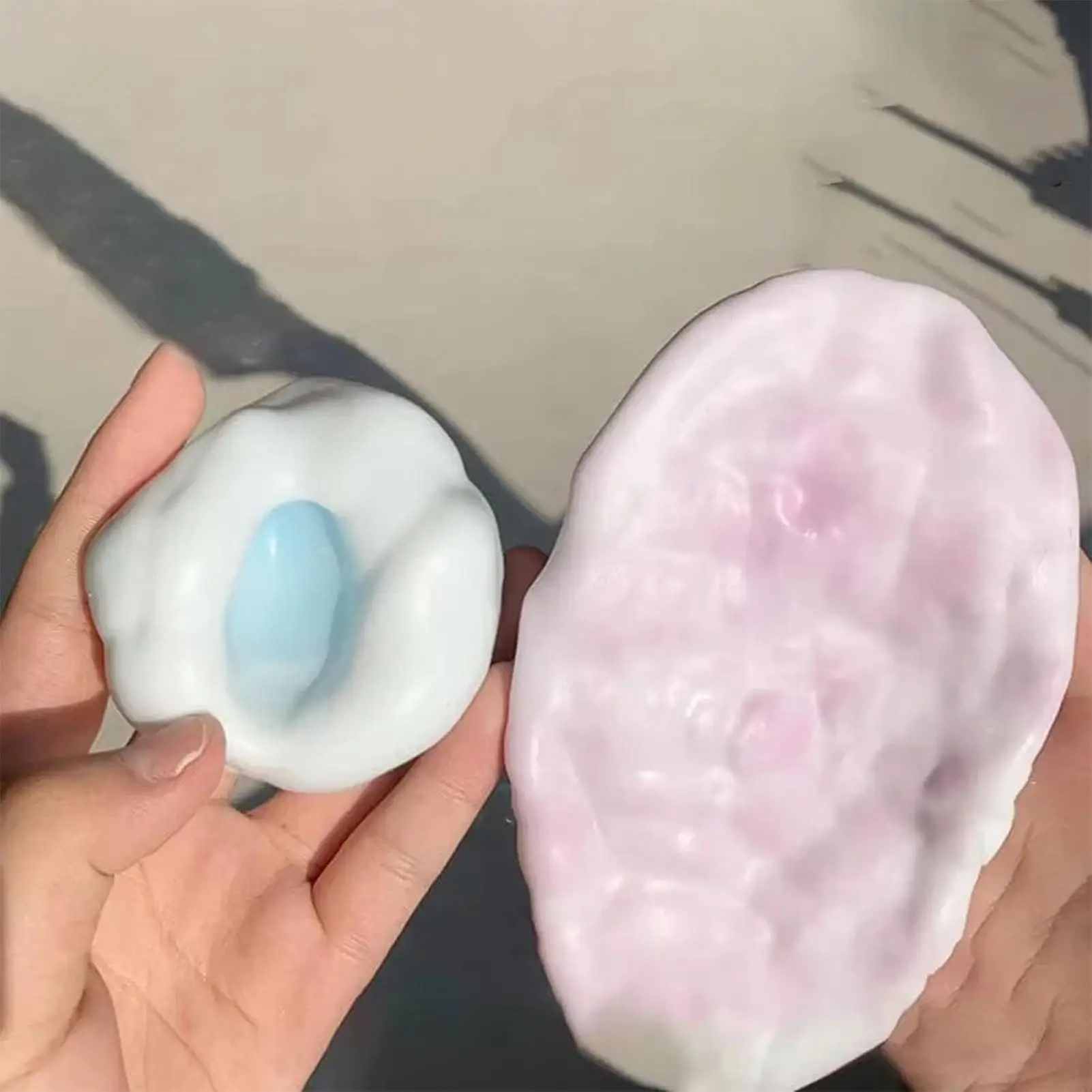 

Интересные сенсорные игрушки-антистресс: 1 шт. Деформируемая, ручной работы, креативная игрушка для снятия стресса, сжимаемая пальцами, успокаивающая игрушка-сквиш.