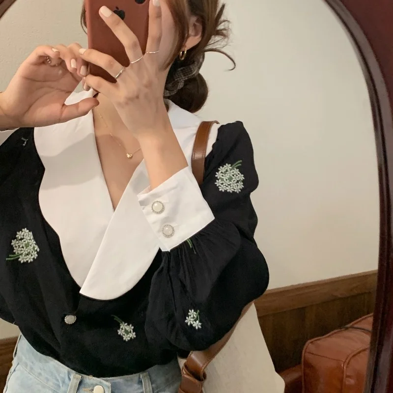 

90s Vintage Tshirts 2023 Elegant Korean Fashion V-neck Spliced Printing Embroidery Cotton Shirts Loose Long Sleeve Women's Tops