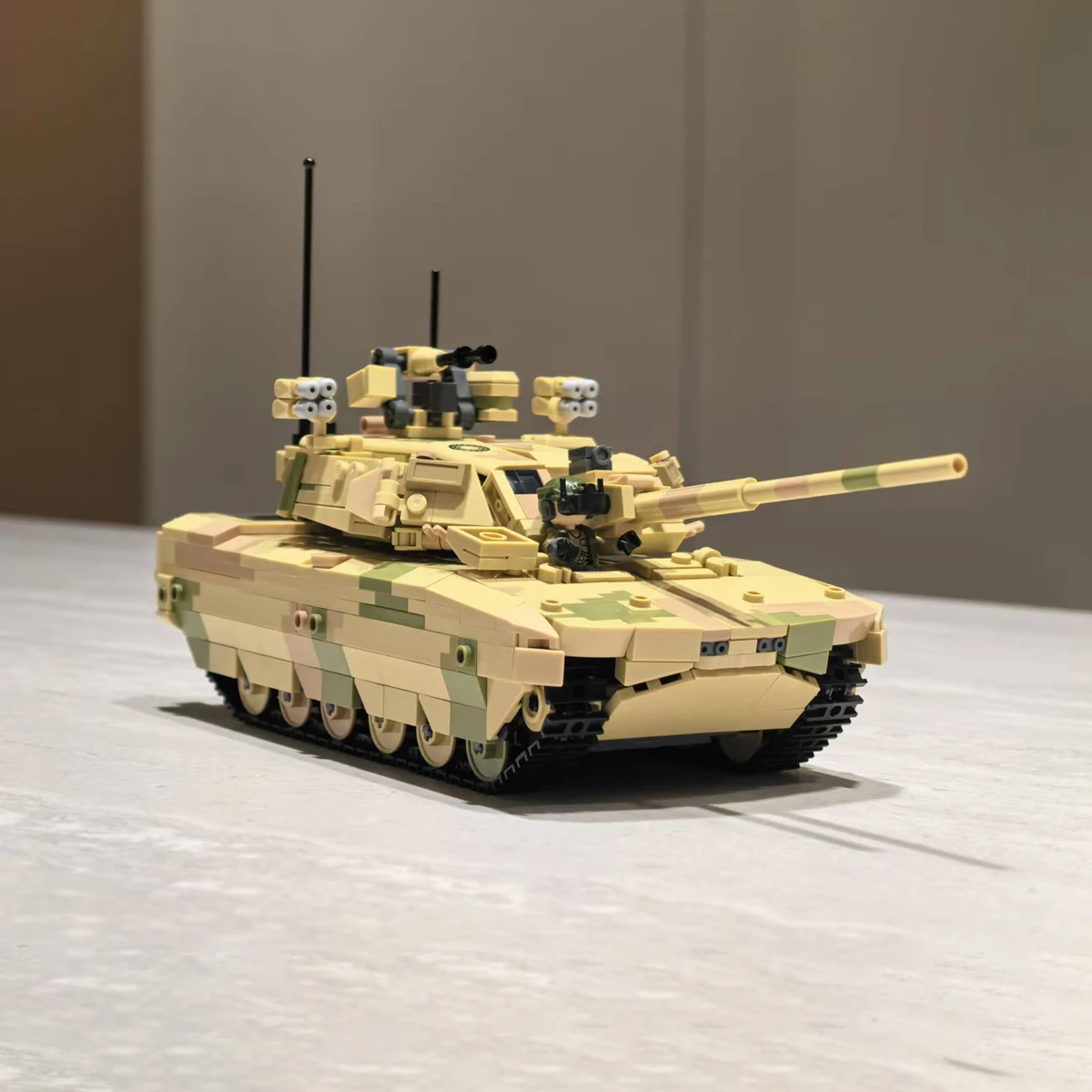 Military Series Type 100 Main Battle Tank Building Block WW2 Land Combat Vehicle Model Bricks Toys For Kid Birthday Gift MOC