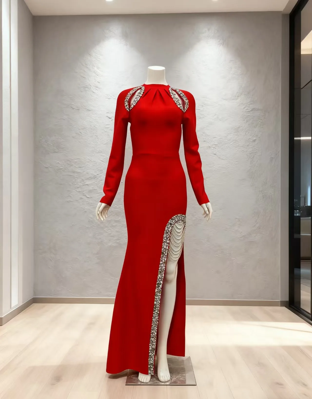 Long-sleeved design with diamond embellishments, fitted long-line,slit corset-style dress for formal occasions cross-border