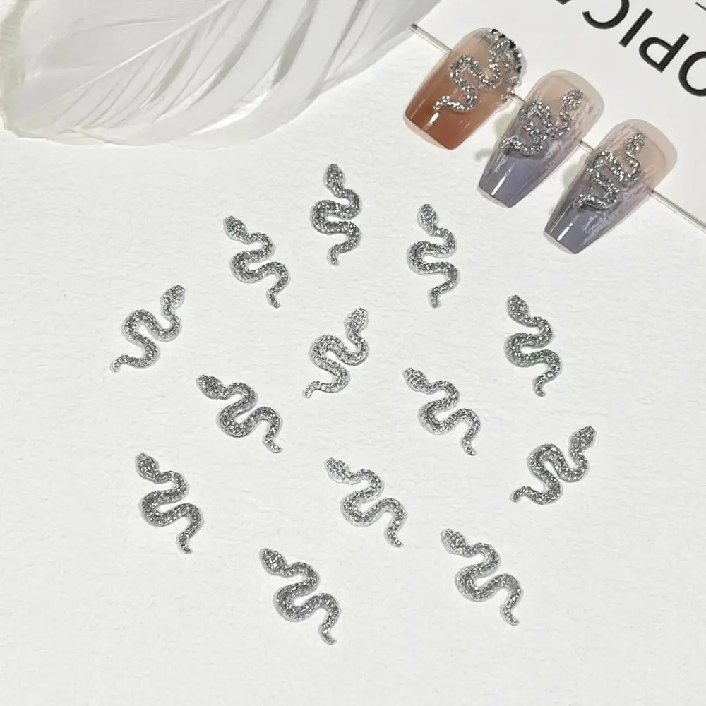 50 Pcs DIY 3D Nail Art Decoration Mini Fashion Snake Nail Art Accessories Simulation Flatback Snake Nail Stickers Manicurist