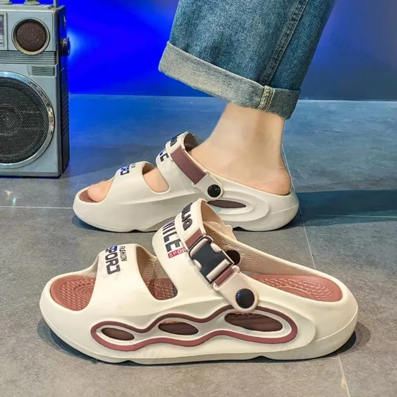 

Летние мужские тапочки, новинка 2023 года, домашние и уличные сандалии, пляжные удобные мягкие шлепанцы, сабо, повседневная обувь, мужские домашние тапочки на платформе