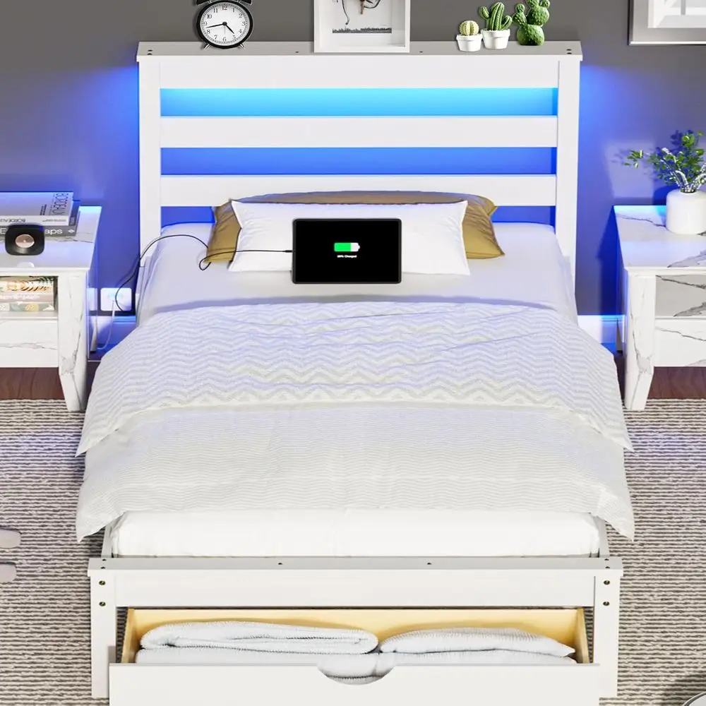 

Двуспальная кровать VINGLI из массива дерева с LED-подсветкой и USB-портом для зарядки, детская кровать-платформа с полкой для хранения, местом для хранения под кроватью